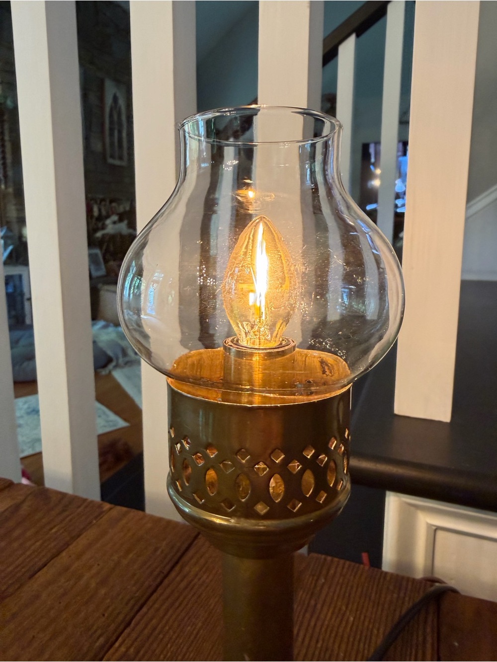 Vintage Brass Colonial-Style Small Table Lamp Night Light with Clear Glass Globe - Picture 3 of 5